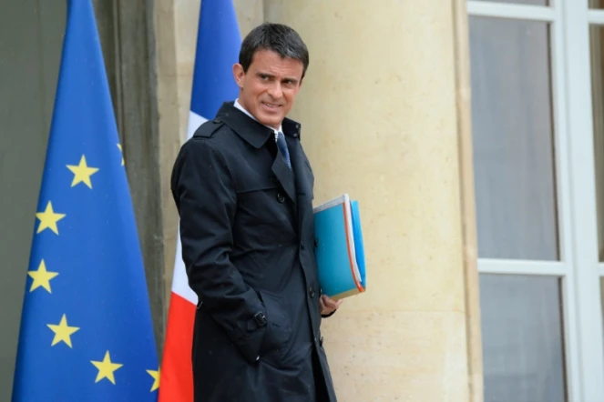 Le Premier ministre Manuel Valls quitte l'Elysée après le conseil des ministres extraordinaire, le 10 mai 2016