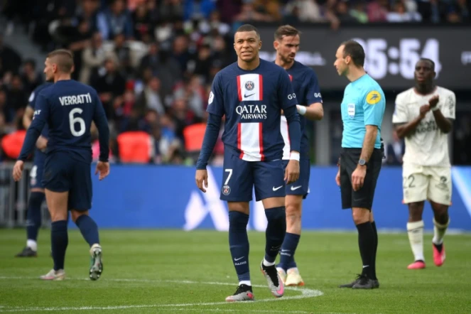 L'attaquant du PSG Kylian Mbappé après la défaite contre Lorient au Parc des Princes, le 30 avril 2023