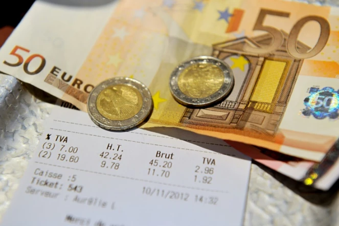 Photos d'euros en billets et pièces prise dans un resturant de Lille le 20 novembre 2012