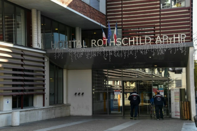 L'entrée de l'Ehpad Rothschild à Paris, le 25 mars 2020 