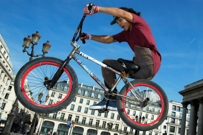 Le Colombien Julian Molina, amputé d'une jambe à 7 ans, le 19 octobre 2017 sur son vélo BMX