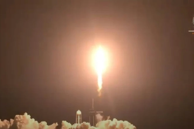 Image d'une vidéo diffusée le 23 avril 2021 par la Nasa du décollage de la fusée Falcon 9 de SpaceX du centre spatial Kennedy, en Floride