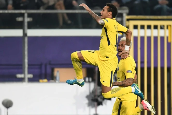 Neymar fête son but pour le PSG face à Anderlecht, le 18 octobre 2017 à Bruxelles