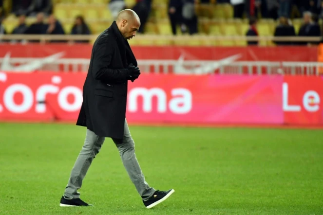 La déception de Thierry Henry à l'issue de l'humiliation subie par Monaco devant Strasbourg, le 19 janvier 2019 à Louis-II