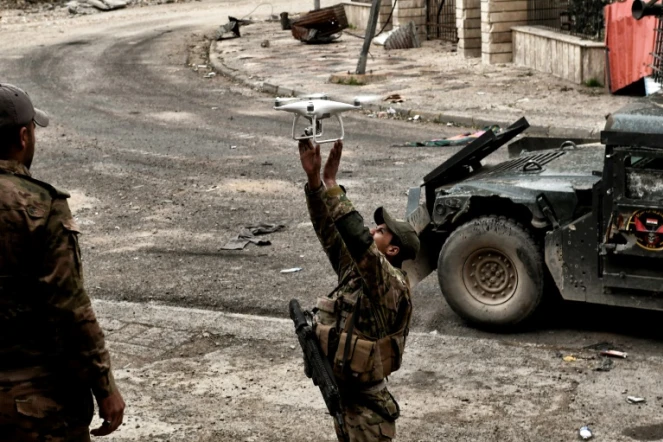 Après les jihadistes, c'est au tour des forces irakiennes de recourir aux drones.