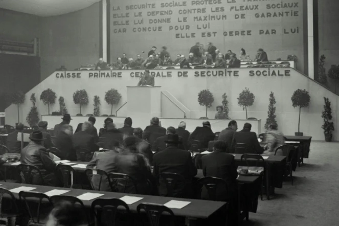 Photo datant du 22 février 1947 du Congrès pour l'Organisation de la Sécurité Sociale au Parc des Expositions de la Porte de Versailles à Paris