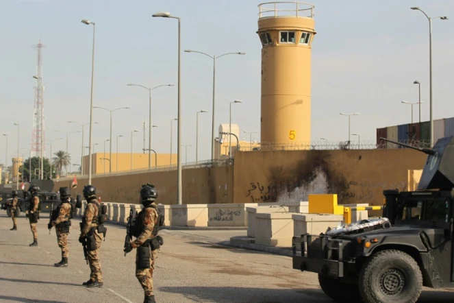 Des unités d'élite irakiennes déployées devant l'ambassade des Etats-Unis à Bagdad, le 2 janvier 2020 