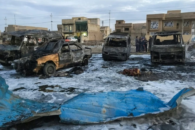 Zone où une voiture piégée a explosé, à Bagdad, le 16 février 2017