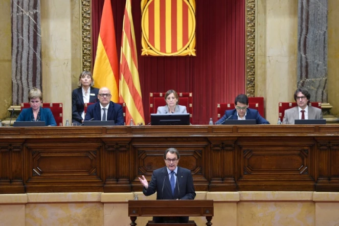 Le président indépendantiste catalan Artur Mas, lors d'une session au Parlement à Barcelone, le 9 novembre 2015