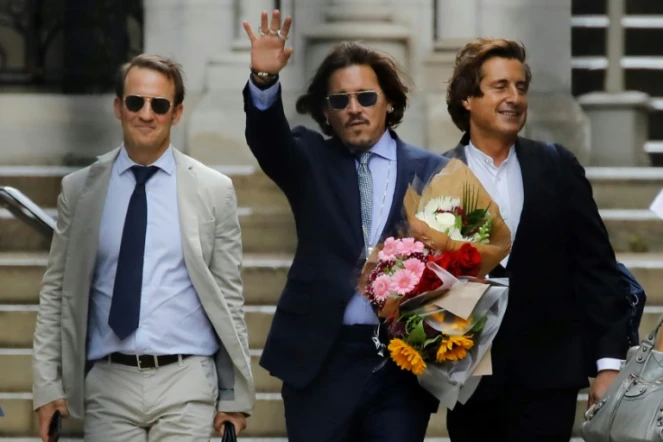 Johnny Depp quitte le tribunal à Londres le 24 juillet 2020