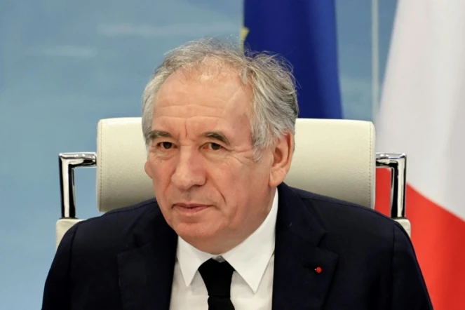 Le nouveau Premier ministre François Bayrou lors d'une réunion de criseau ministère de l'Intérieur sur la situation à Mayotte touchée par le cyclone Chido, le 14 décembre 2024 à Paris