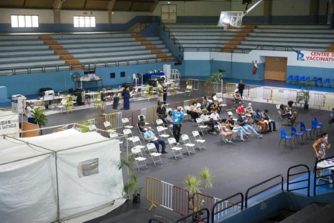 Centre de vaccination installé dans le Palais des sports au Lamentin (Martinique), le 13 aout 2021