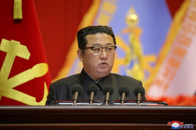 Le dirigeant nord-coréen Kim Jong Un prononce un discours le 7 décembre 2021 à Pyongyang