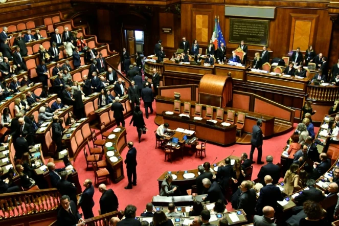 Les sénateurs arrivent au Sénat à Rome pour la première session, le 23 mars 2018