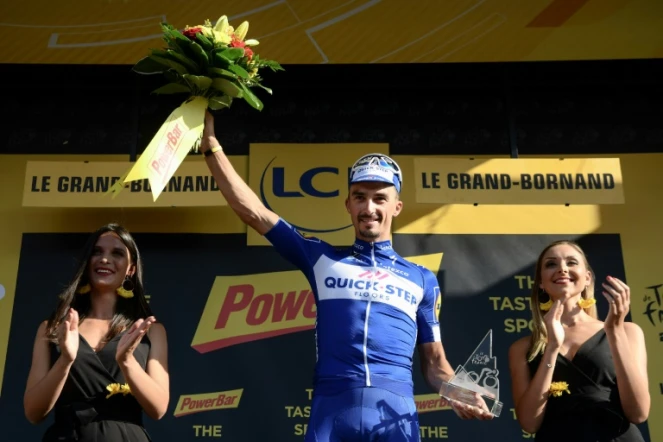 Julian Alaphilippe ravi de sa victoire dans la 10e étape du Tour de France au Grand-Bornand, le 17 juillet 2018
