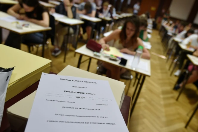 Des lycéens passent leur épreuve de philosophie à Strasbourg, le 15 juin 2017