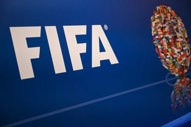 La Fifa recommande de trouver des accords salariaux dans les clubs et de reporter le mercato d'été et les éventuelles fins de contrats pour pouvoir achever la saison