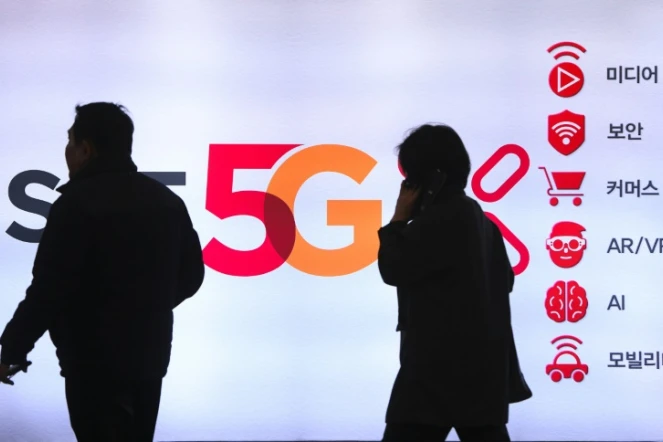 Panneau publicitaire pour le lancement de la 5G à Séoul, le 4 avril 2019