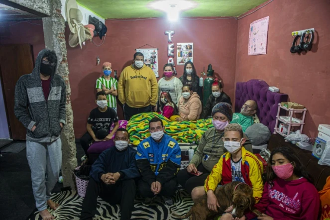 Les membres de la famille Hernández dans leur maison à Lima, le 25 juin 2020