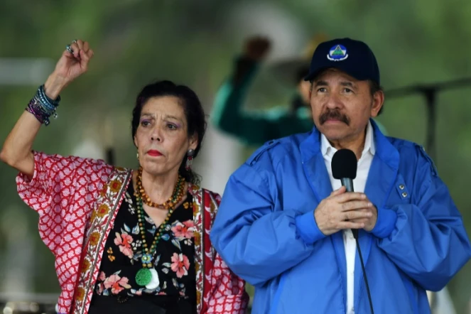 Le président Daniel Ortega et sa femme Rosario Murillo, vice-présidente, lors d'un rassemblement de leurs partisans, le 7 juillet 2018 à Managua, au Nicaragua