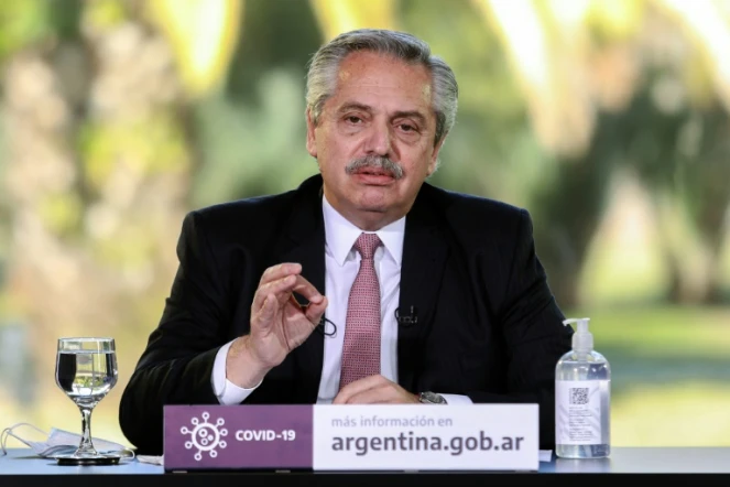Photo fournie par la présidence argentine du chef d'Etat Alberto Fernández, annonçant la restructuration de la dette du pays le 4 août 2020 depuis sa résidence à Olivos