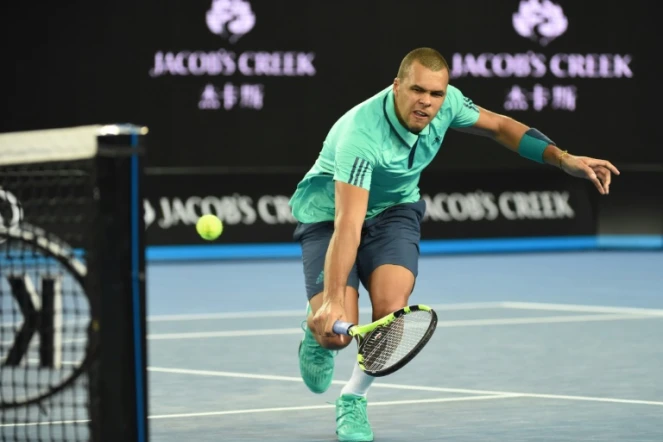 Jo-Wilfried Tsonga face à Pierre-Hugues Herbert à l'Open d'Australie, le 22 janvier 2016 à Melbourne