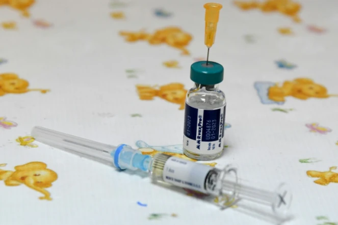 Un flacon de vaccin contre la rougeole, dans un hôpital de Podgorica, au Monténégro, le 16 janvier 2020
