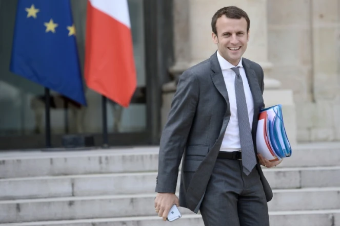 Emmanuel Macron à la sortie du Conseil des ministres le 6 juillet 2016 à l'Elysée à Paris