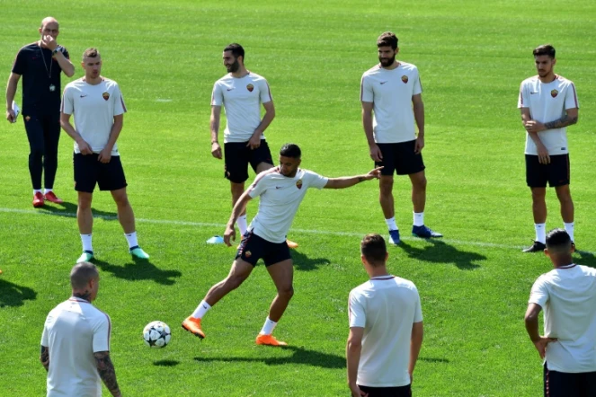 Lers joueurs de l'AS Rome lors d'un entraînement au centre sportif de Trigoria, le 23 avril 2018, veille de leur match à Liverpool