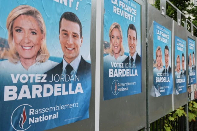 Le Rassemblement national recueille 34% d'intentions de vote pour les élections législatives du 30 juin et 7 juillet, soit plus de 15 points de plus que le score obtenu il y a deux ans, selon un sondage Harris Interactive - Toluna paru lundi