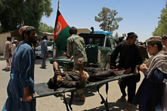 Sur le site d'un attentat à Lashkar-Gah, en Afghanistan, le 22 juin 2017