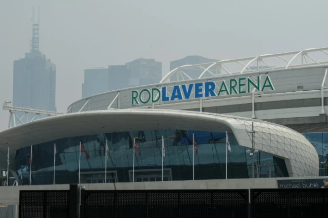 La Rod Laver Arena de Melbourne sous un épais nuage de fumées, le 14 janvier 2020 