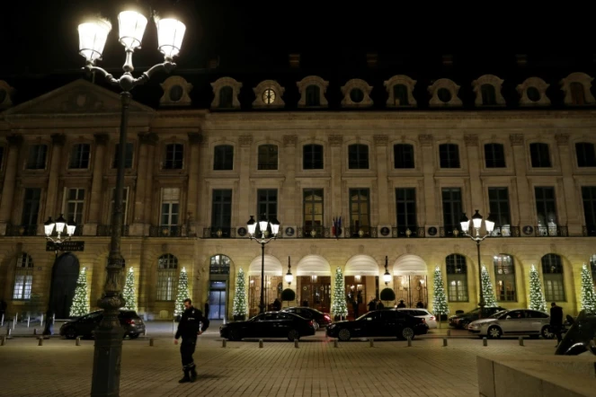 L'entrée de l'hôtel Ritz après un braquage spectaculaire et un vol de bijoux, le 10 janvier 2018 à Paris