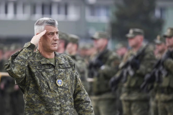 Le président kosovar Hashim Thaci inpecte les membres de al Kosovo Security Force à Pristima, le 13 décembre 2018. 