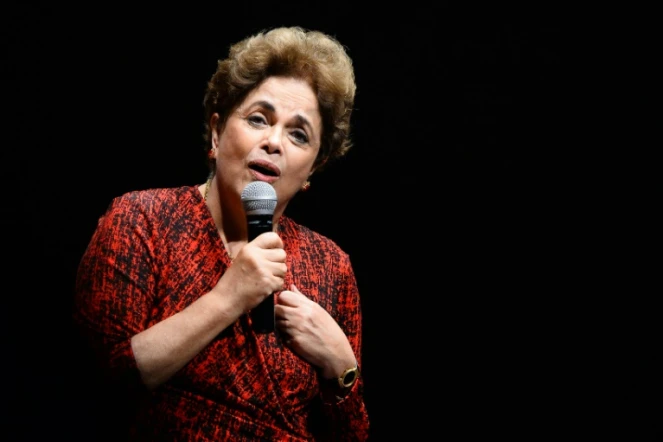 La présidente brésilienne suspendue Dilma Rousseff lors d'un meeting de son parti, le Parti des Travailleurs (PT) à Brasilia le 24 août 20016