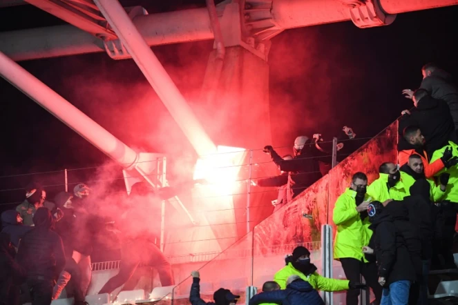Incidents autour du parcage lyonnais lors du match de Coupe de France, entre le Paris FC et l'OL, le 19 décembre 2021