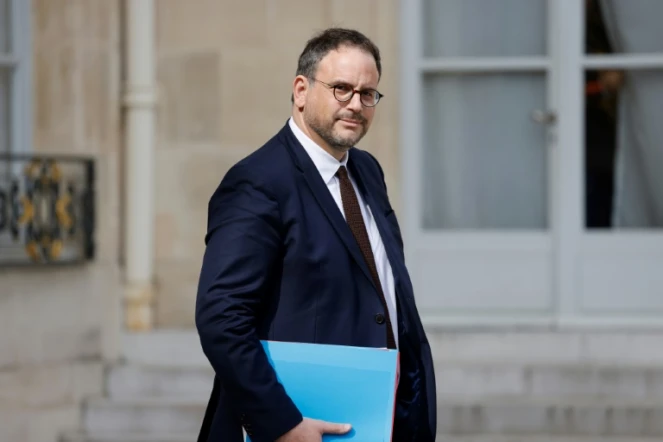 Le ministre de la Santé Aurélien Rousseau, le 30 août 2023 devant l'Elysée, à Paris