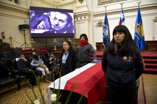 Hommage au poète Pablo Neruda le 25 avril 2016 à Santiago