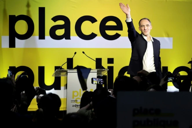 Le leader de Place Publique Raphaël Glucksmann lors du congrès de son parti, le 16 mars 2025 à Paris