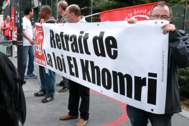 Des opposants à la loi travail manifestent à Saint-Denis, le 6 septembre 2016