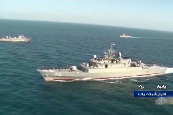 Capture d'écran d'une image diffusée le 27 décembre 2019 par la télévision d'Etat iranienne IRIB, montre la frégate iranienne Jamaran lors d'un exercice naval irano-russo-chinois dans l'océan indien et en mer d'Oman.