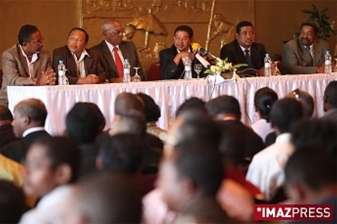Vendredi 30 janvier 2009 

Antananarivo  conférence de presse  des principaux  dirigeants de l' oppostion  et de représentants de la société civile malgache pour réclamer un régime de transition