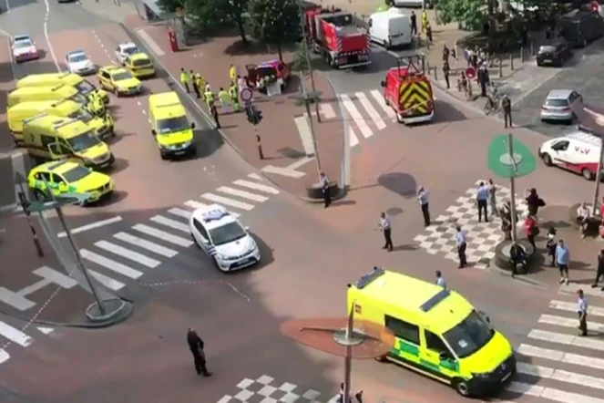 Dans cette capture d'écran prise d'une vidéo obtenue sur le compte Twitter de Victor Jay (@victorj_fr), la police et les véhicules d'urgence bloquent un carrefour de Liège le 29 mai 2018