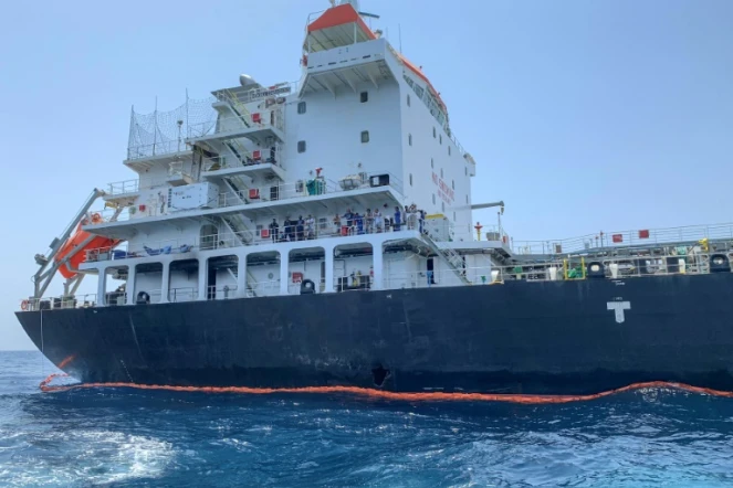 Photo du tanker japonais Kokuka Courageous, prise lors d'un tour organisé par la Marine américaine (NAVCENT) le 19 juin 2019