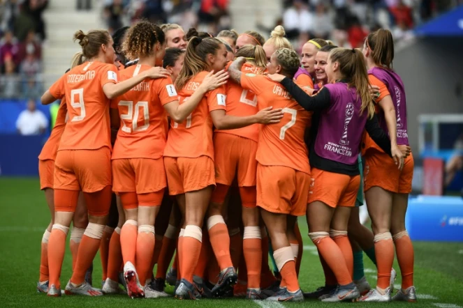 Les Néerlandaises savourent leur victoire sur les Canadiennes à en phase de groupes du Mondial, à Reims, le 20 juin 2019