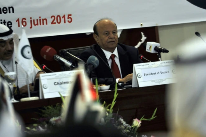 Le président du Yémen Abd Rabbo Mansour Hadi (d) à Jeddah en Arabie Saoudite, le 16 juin 2015