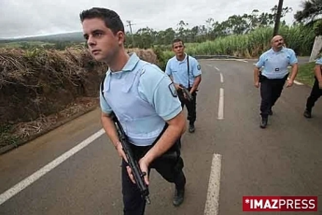 Mercredi 29 avril 2009 - Les gendarmes organisent des battues dans l'Est à la recherche de Juliano Verbard
