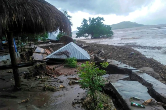 Importants dégâts à  Lembata (Indonésie) après des inondations, le 5 avril 2021 