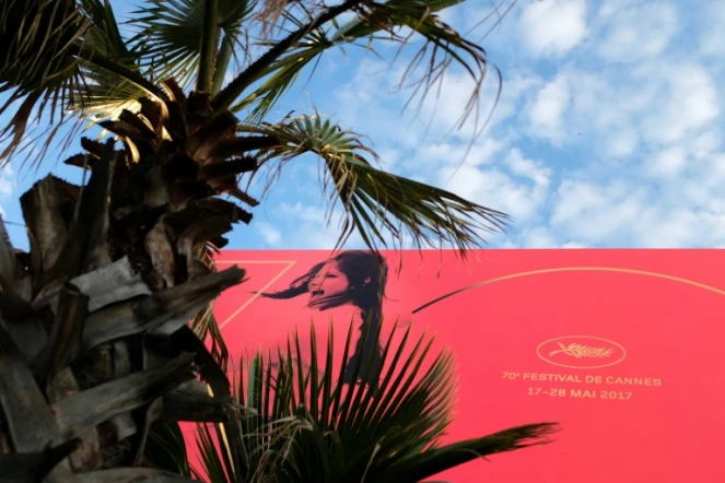 Une photo de l'affiche officielle de la 70e édition du Festival de Cannes, prise le 16 mai 2017 à Cannes