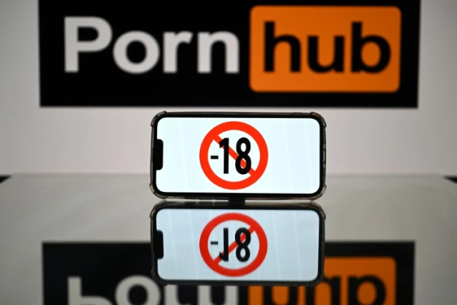 Aylo, maison mère des sites pornographiques Youporn et Pornhub, va suspendre l'accès aux contenus de ses plateformes en France